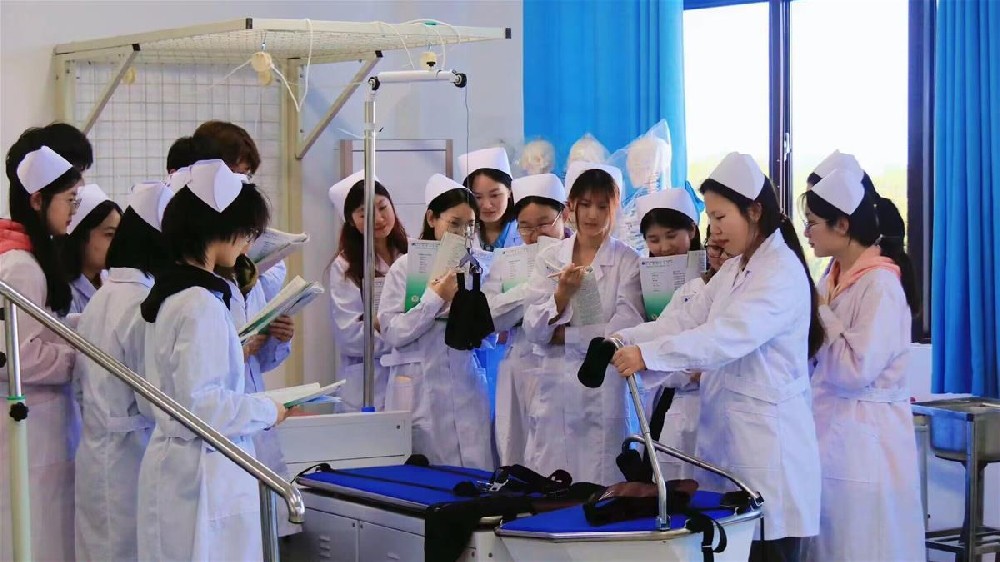 月薪6000元难招护理员，高职院校养老专业毕业生很抢手