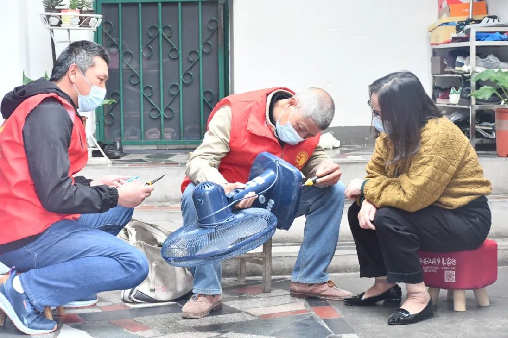 银发房东有了“金钥匙” “安心家”兼顾租和管