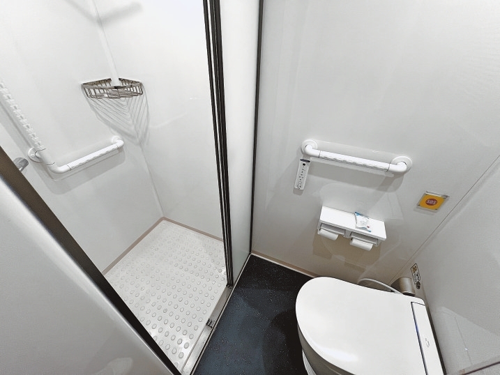 行李不用搬 “酒店”跟着跑 银发专列：助力老“游”所乐